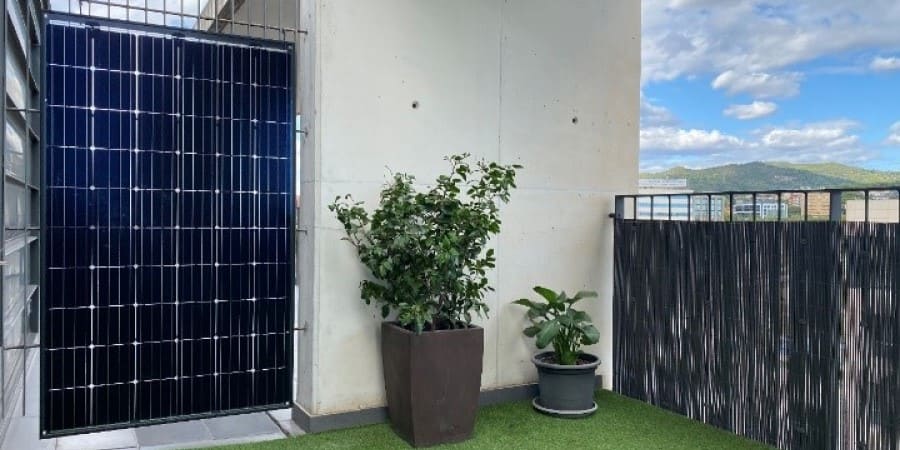 Energía solar en el balcón: sets solares para autoconsumo fotovoltaico