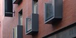 Soluciones ULMA para crear un moderno balcón prefabricado en el hostal Central House de Madrid