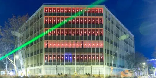 Inversión estratégica de Simon en ProtoPixel basada en una visión común de la luz y su impacto