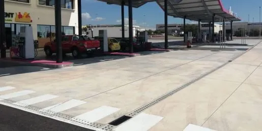 El sistema de drenaje de una estación de servicio debe ser eficaz y seguro para los usuarios