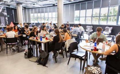 Sika reta a estudiantes de ingeniería a diseñar vehículos anfibios en su Hackathon 2025