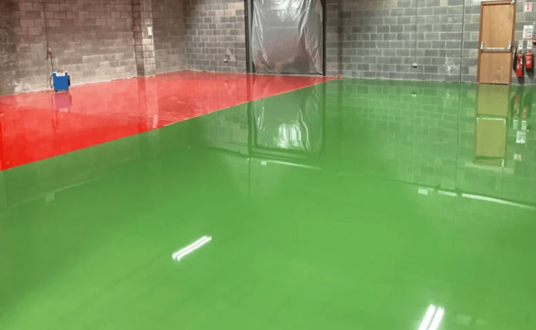 sika amplia gama ucrete con nuevos pavimentos industriales con acabado brillante