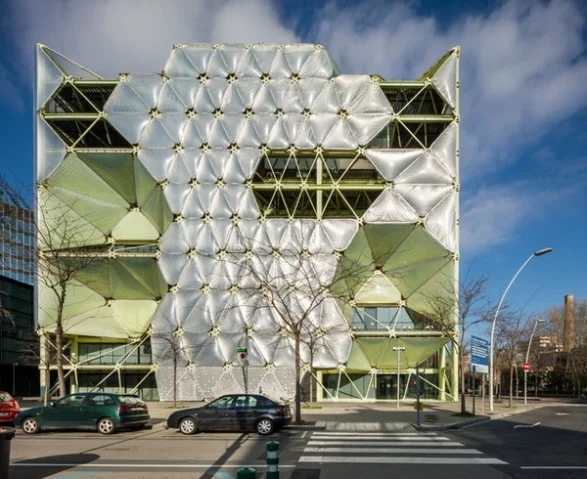 arquitectura bioclimatica edificio media tic barcelona