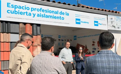 bmi y sacosa inauguran espacio profesional de cubierta y aislamiento