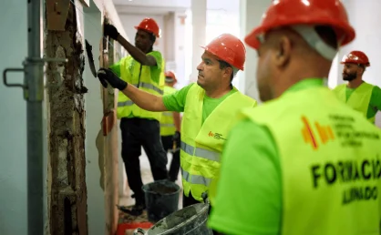 fundacion laboral impulsa empleo en construccion para personas regularizadas