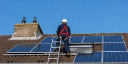 agremia analiza bajas laborales sector instalaciones 2025