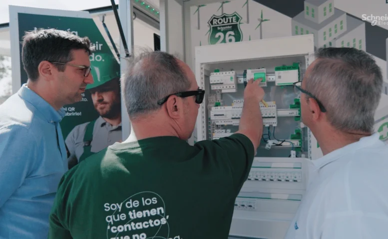 schneider electric reune profesionales ruta 26